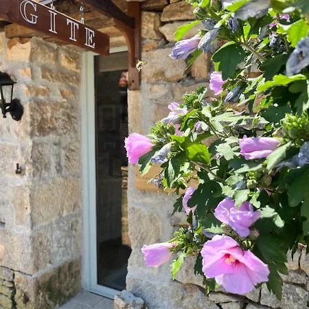 בית נופש La Grange Charton *